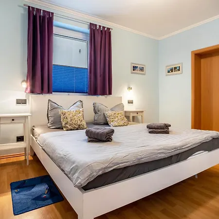 Haus Frohsinn - 6 Apartment Binz