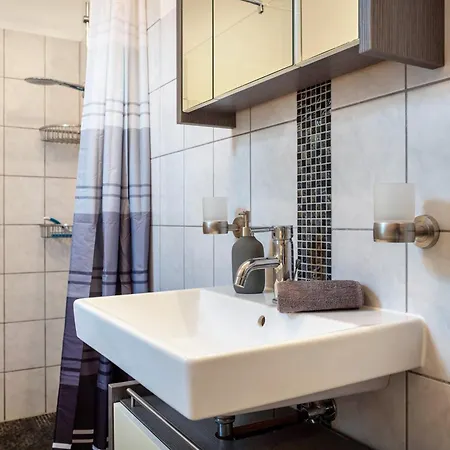 Haus Frohsinn - 6 * Binz